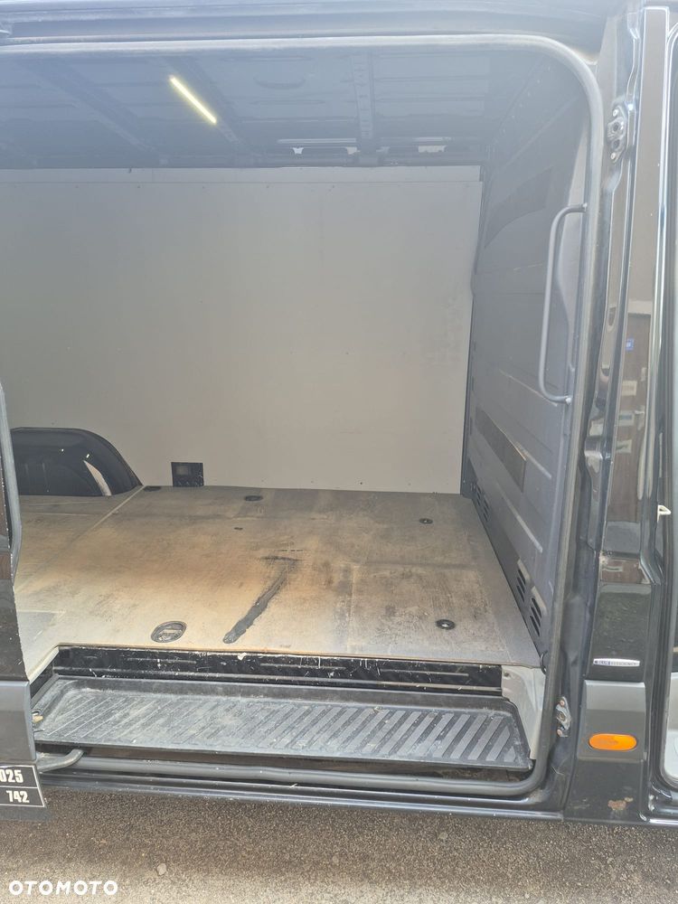 Mercedes-Benz Sprinter 216 - 16