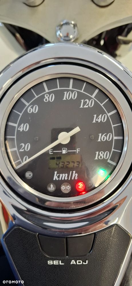 Suzuki VL 800 Volusia - 13