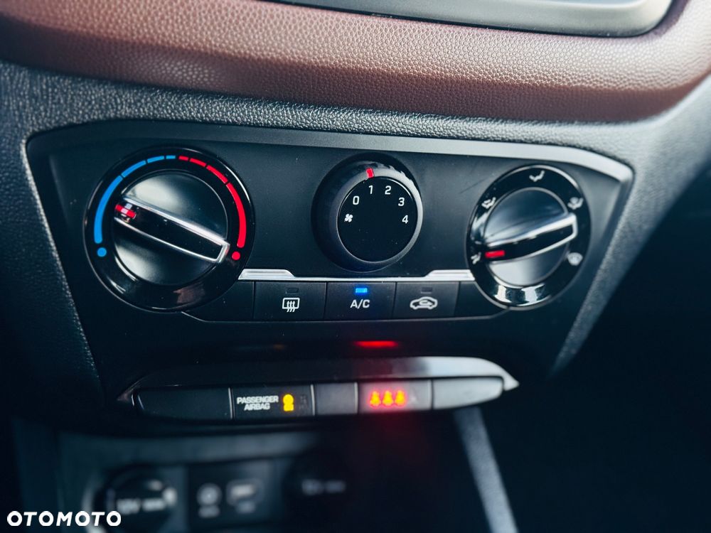 Hyundai i20 1.2 Intro Edition - 10