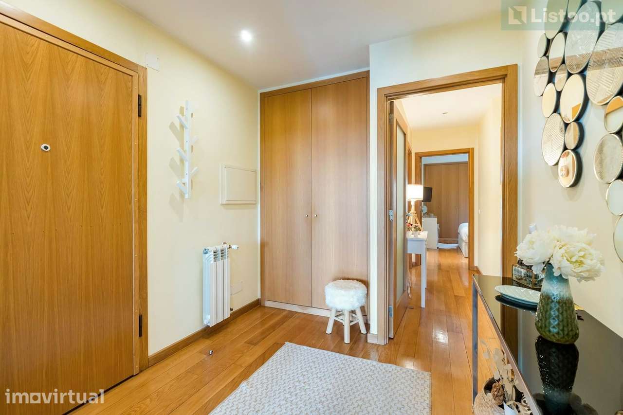 Apartamento T2 Amplo c/ Varanda e Garagem | Canidelo - Grande imagem: 5/26