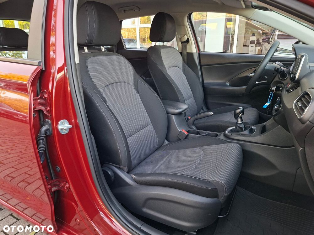 Hyundai i30 1.5 DPI Classic + - 17