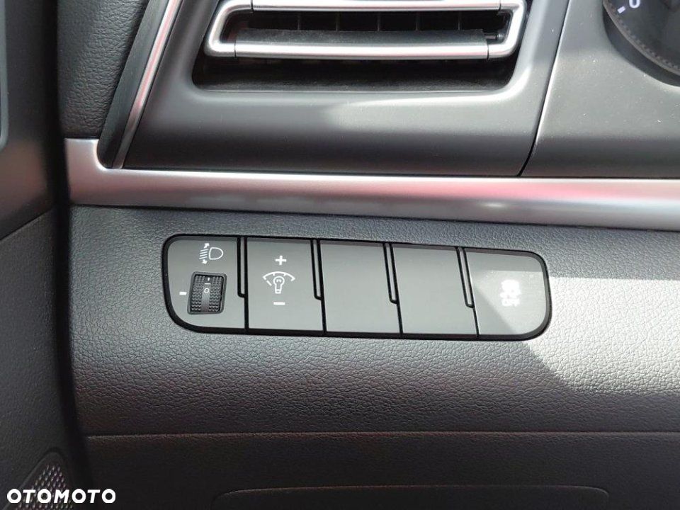 Hyundai Elantra - 11