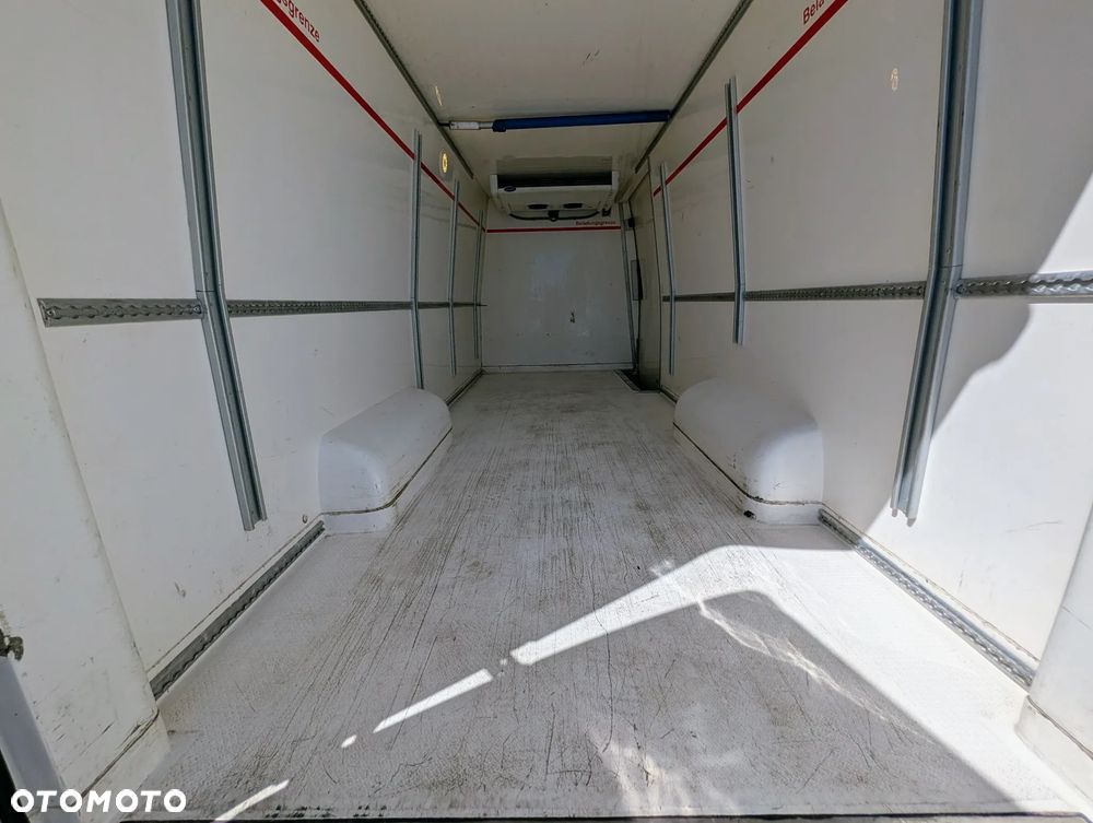 Mercedes-Benz Sprinter - 19