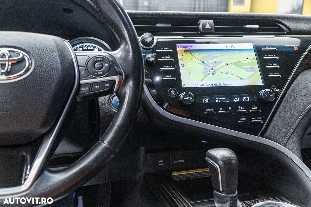 Toyota Camry 2.5 Hybrid Exclusive - 20