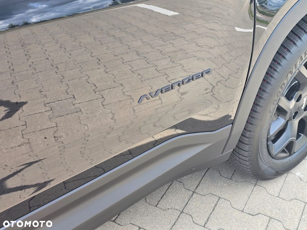 Jeep Avenger 1.2 T3 mHEV Black Edition FWD eDCT6 - 21