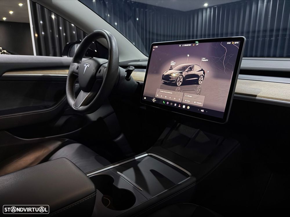 Tesla Model 3 Standard RWD - 32