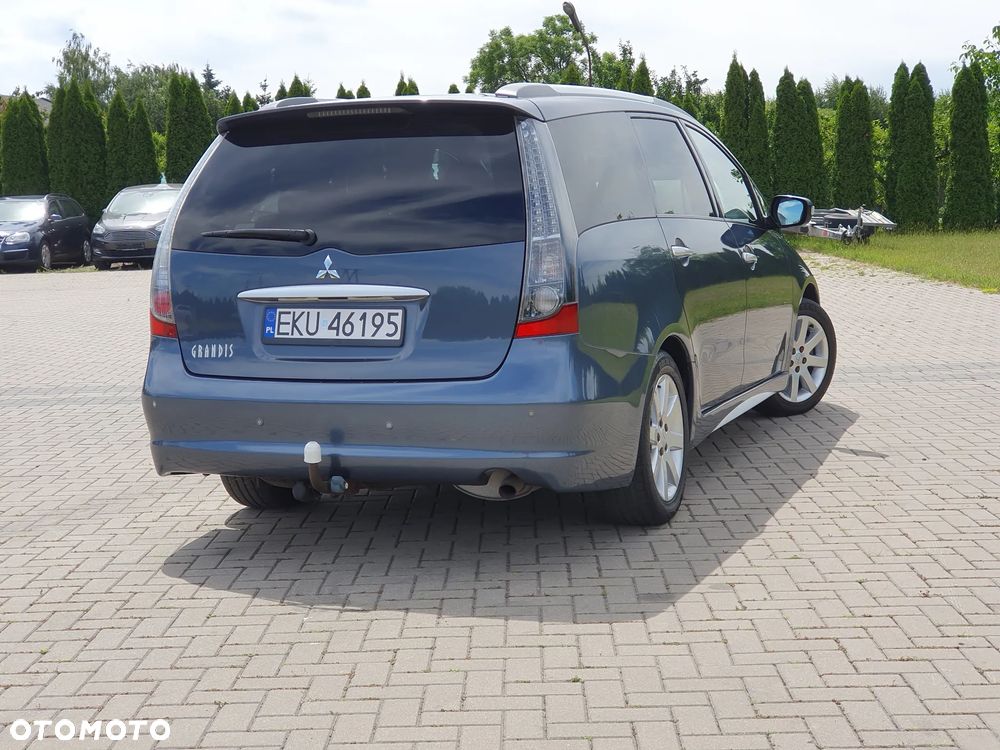 Mitsubishi Grandis 2.4 Motion - 13