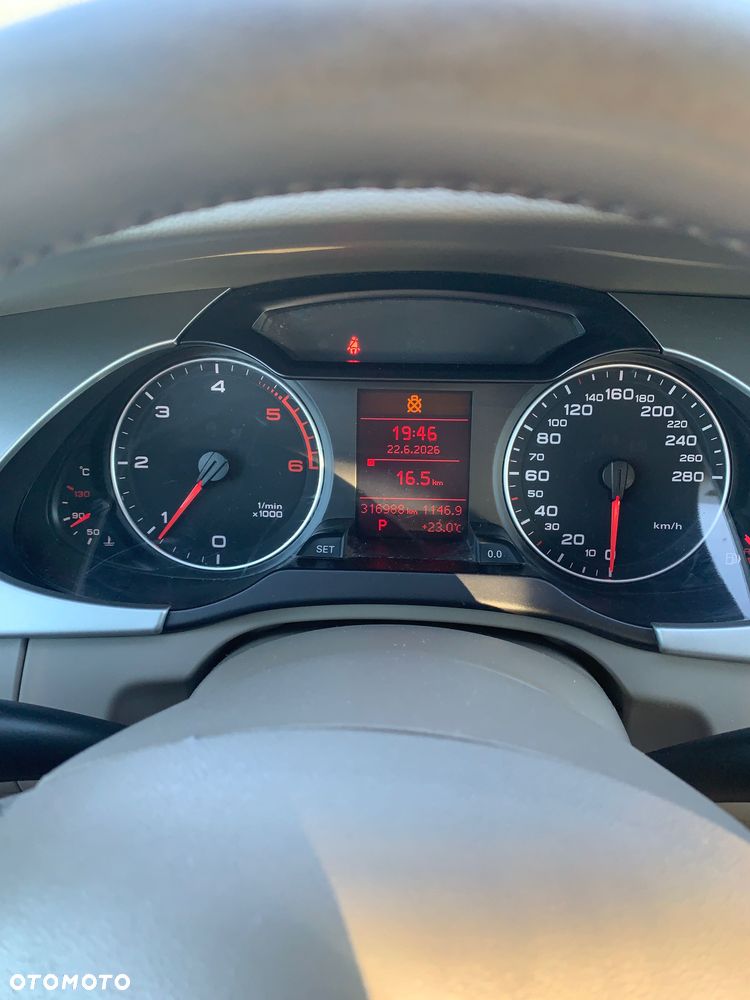 Audi A4 Limousine - 8