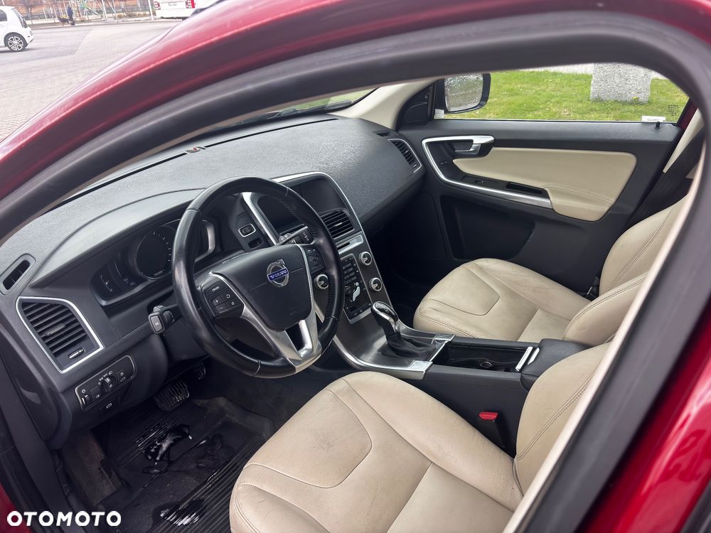 Volvo XC 60 T6 AWD Geartronic Momentum - 5