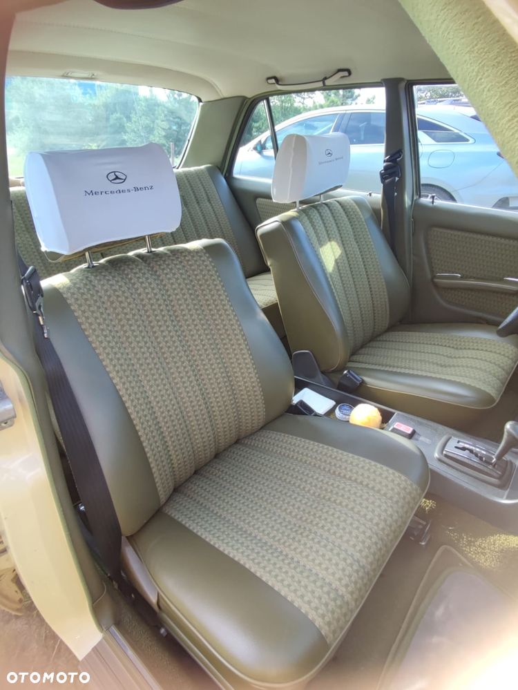 Mercedes-Benz W123 - 12
