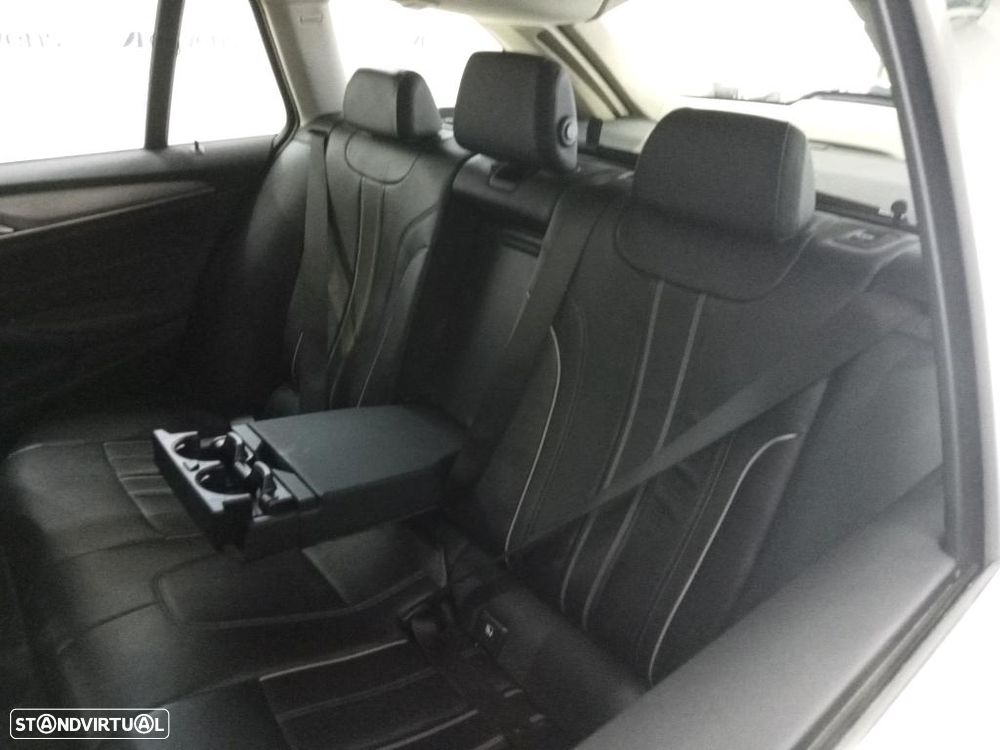 BMW 530 e - 10