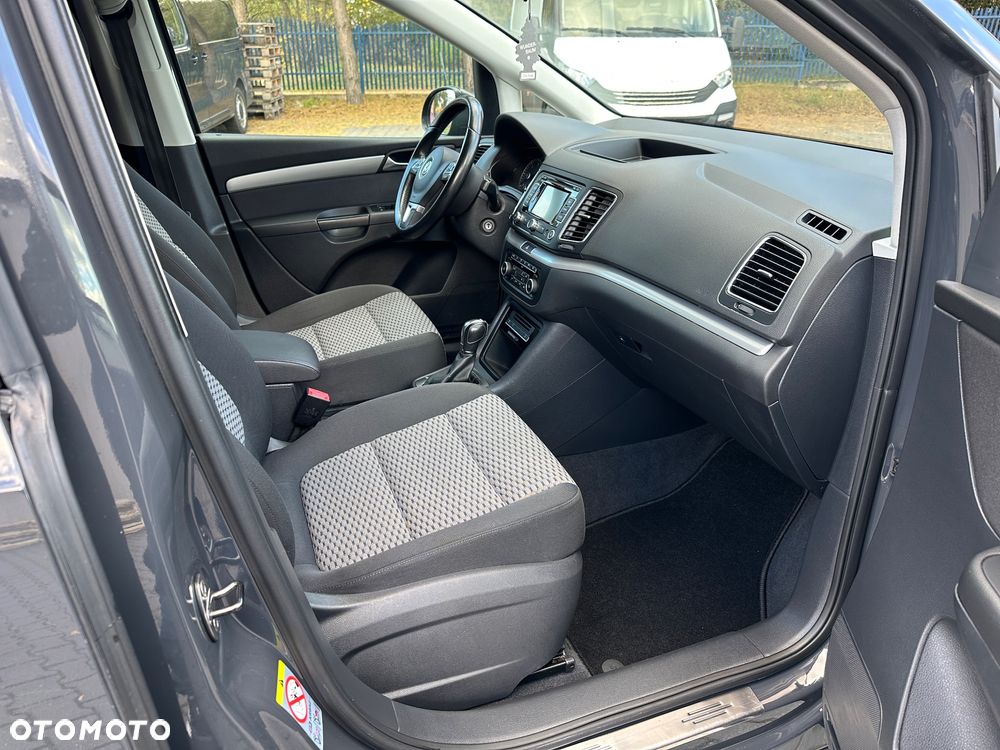 Volkswagen Sharan 2.0 TDI Comfortline DSG - 24