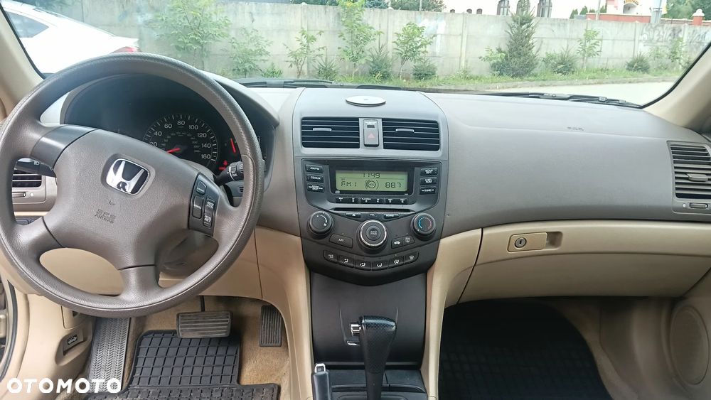 Honda Accord 2.4 LX - 17