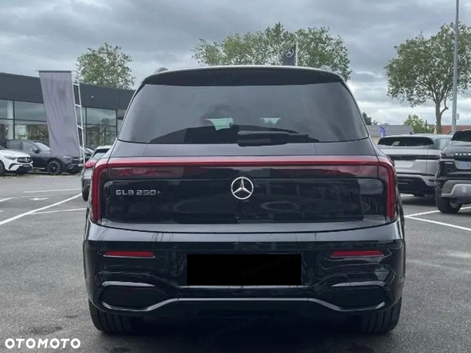 Mercedes-Benz GLB - 7