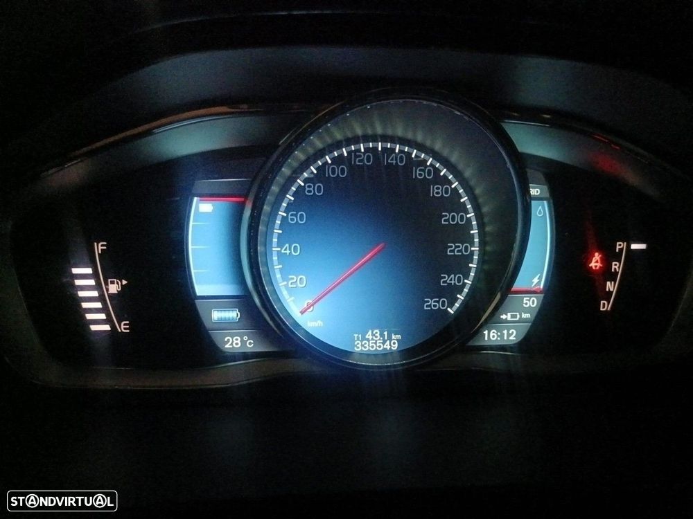 Volvo V60 2.4 D6 Momentum AWD Phev - 19