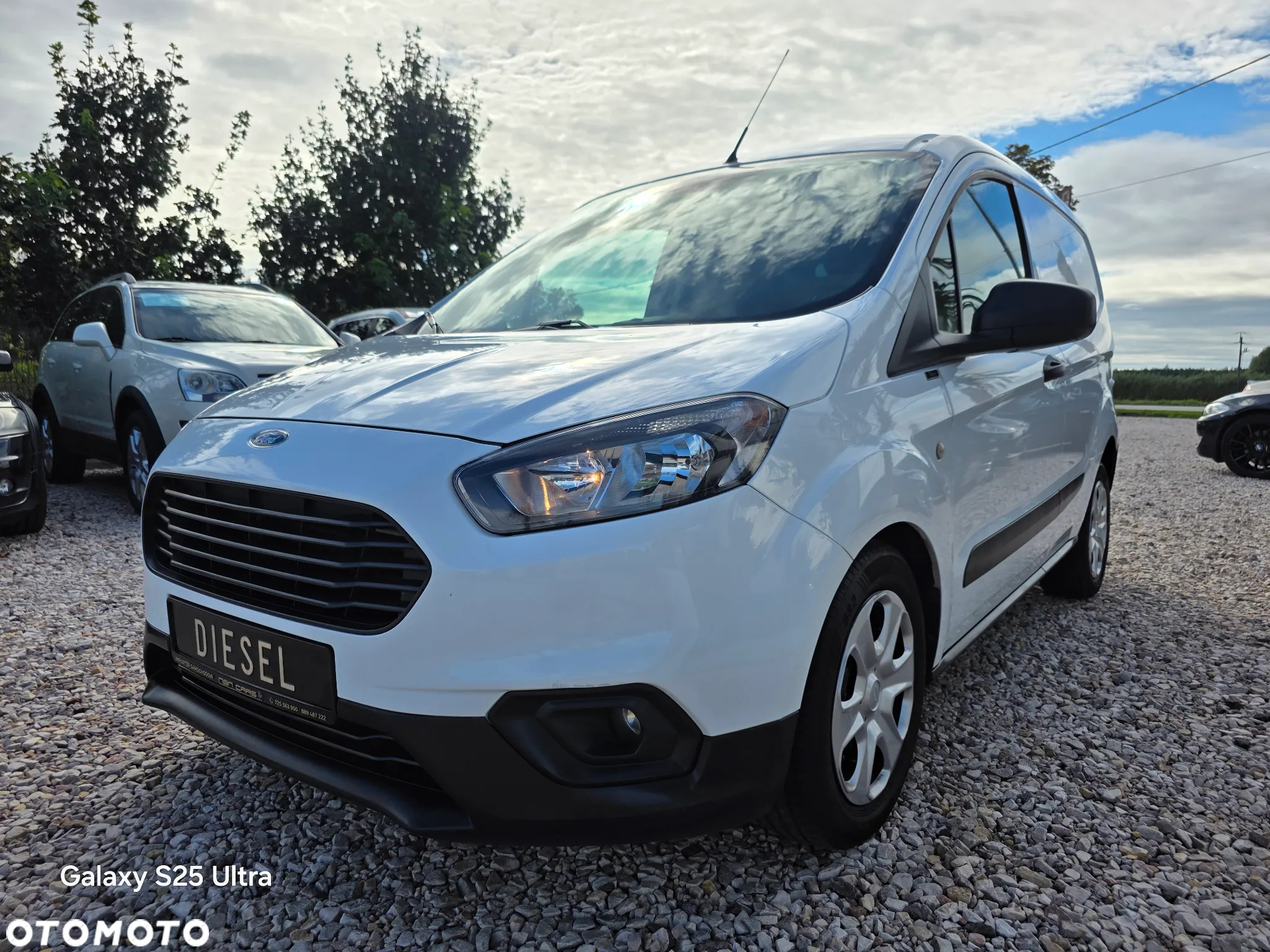 Ford Transit Courier - 21