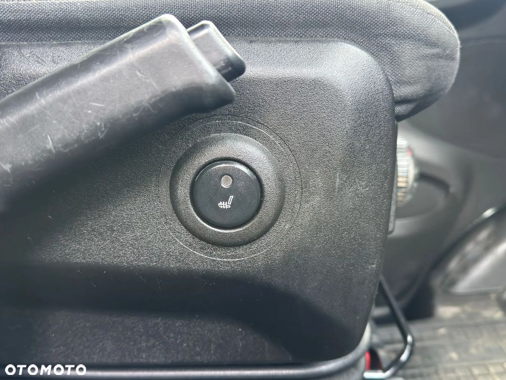 Iveco 70C18, WINDA ,14 EP, SALON PL ,Kontener, Bezwypadkowy ,7,2 T , 3.0 , Spanie z tyłu x2 - 16