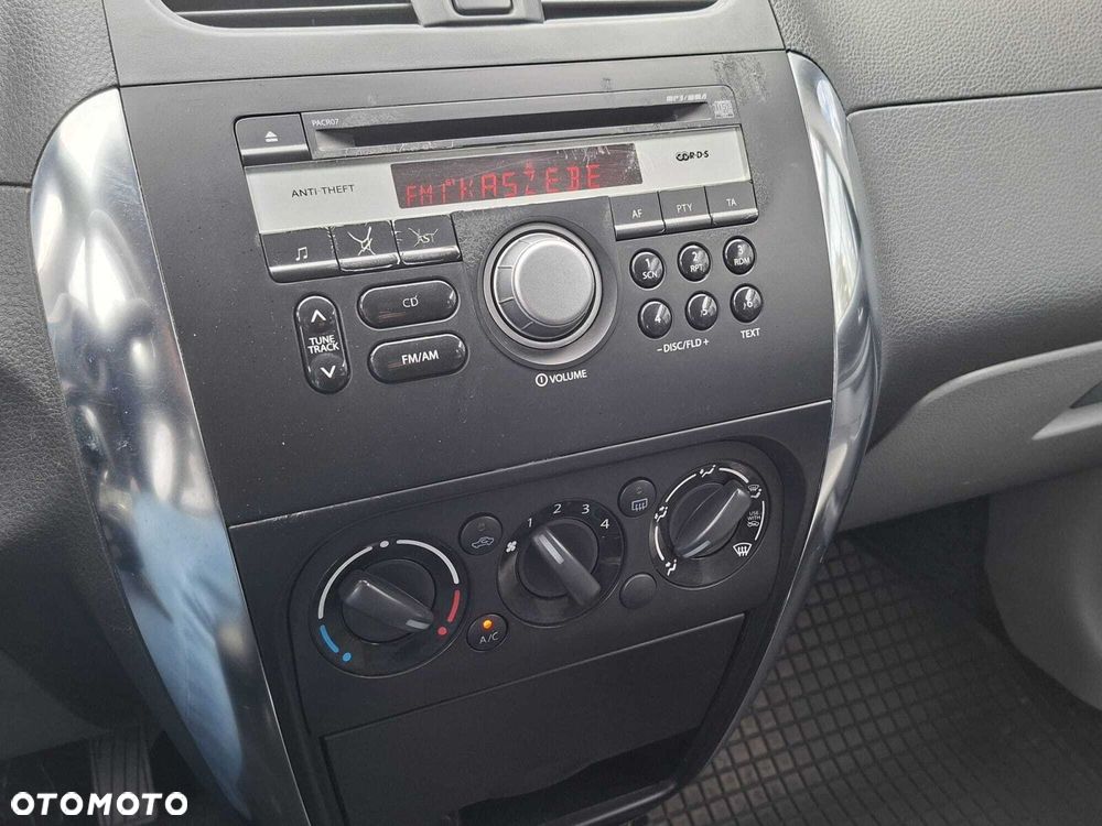 Suzuki SX4 1.6 Comfort Plus 4WD - 23