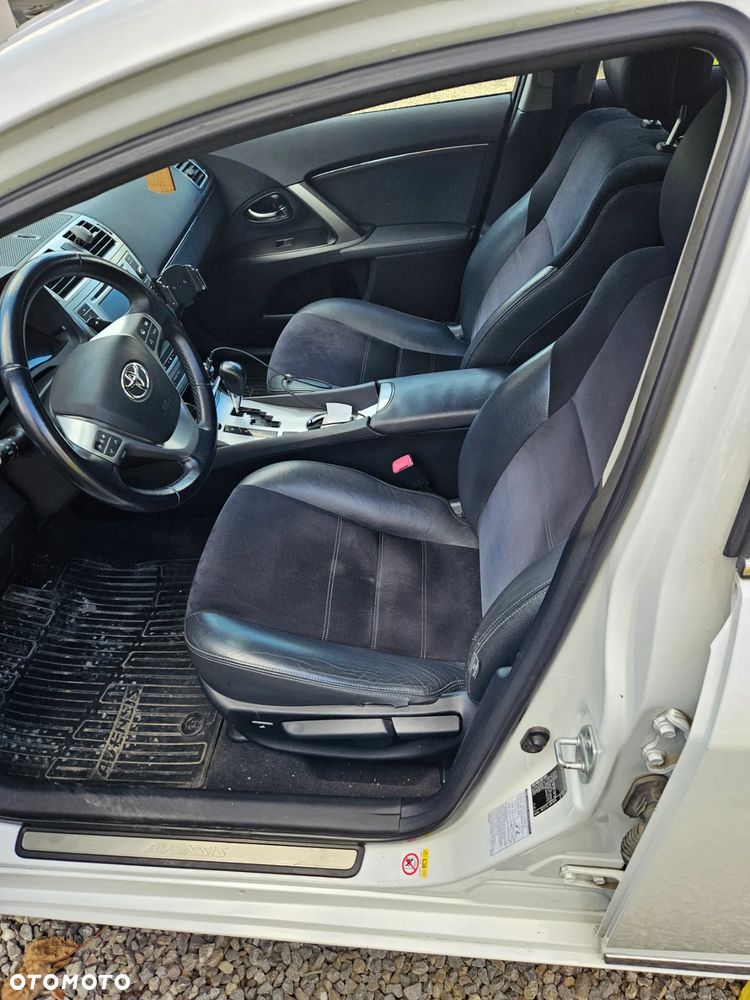 Toyota Avensis - 9