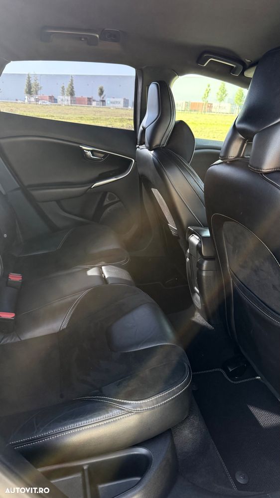 Volvo V40 D3 Aut. R-Design - 11