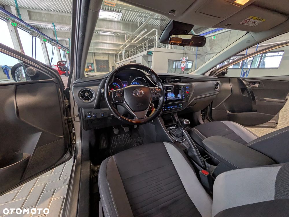Toyota Auris 1.33 VVT-i Premium - 1