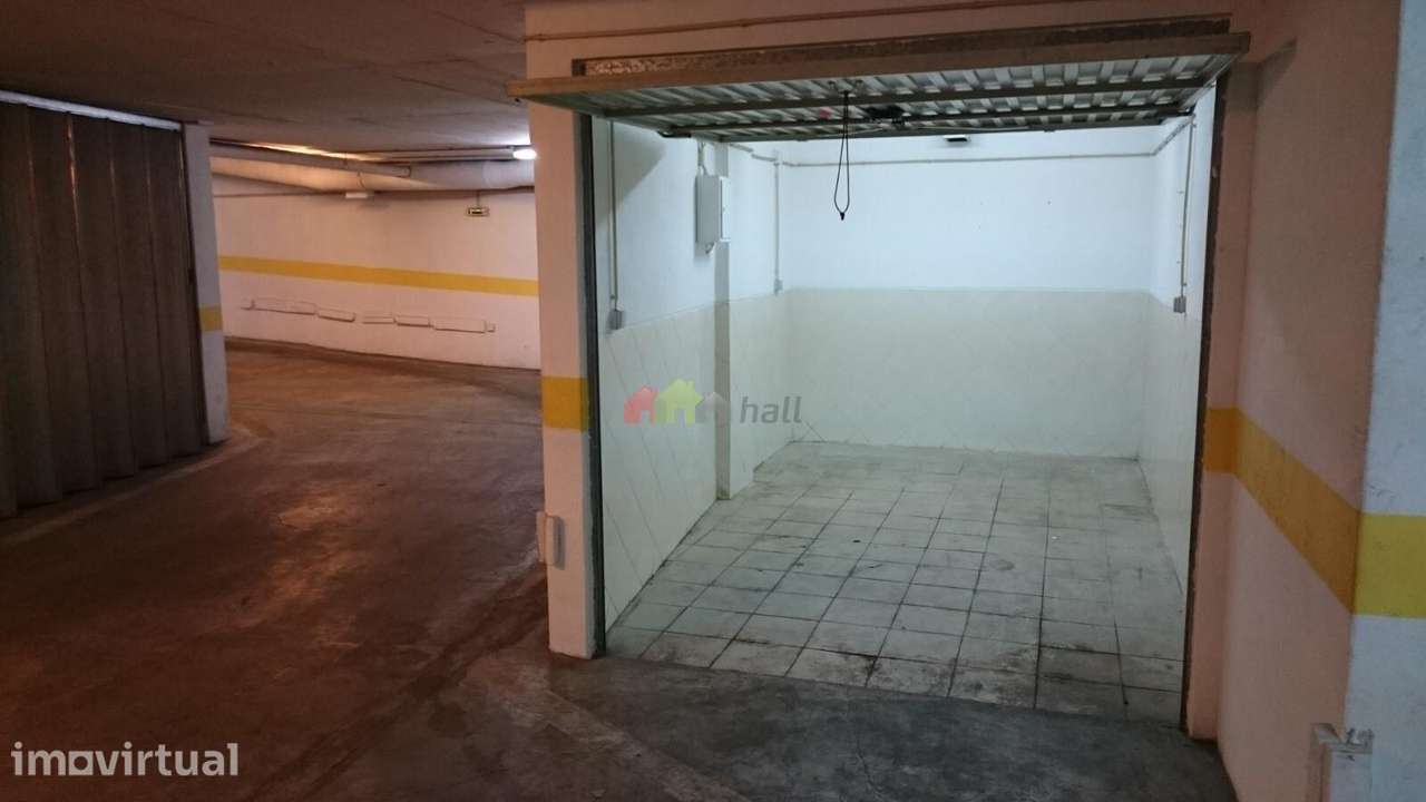 Garagem com 14,58 m2 na Praça do Brasil, em Setúbal - Grande imagem: 3/5