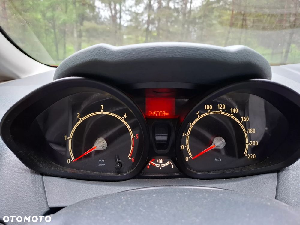 Ford Fiesta 1.6 TDCi Sport - 13