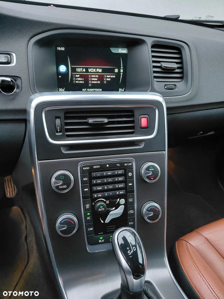 Volvo V60 D4 Geartronic Summum - 8