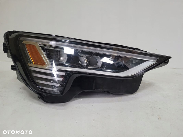 LAMPA AUDI ETRON USA 4KE941040B
