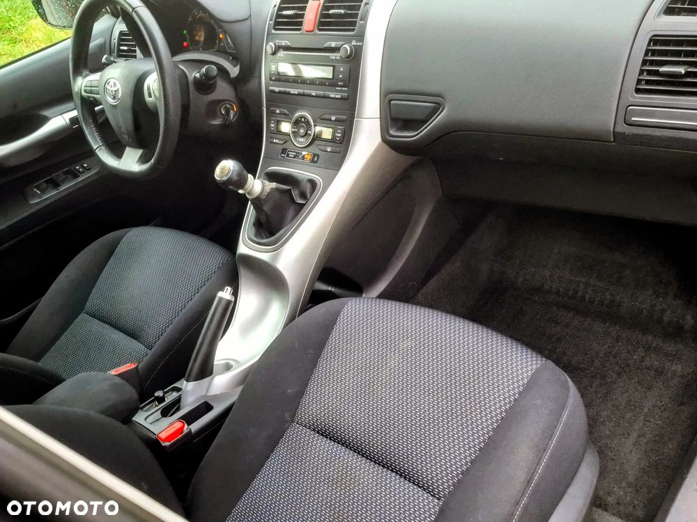 Toyota Auris - 13