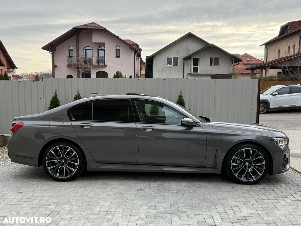 BMW Seria 7 730d xDrive MHEV - 11