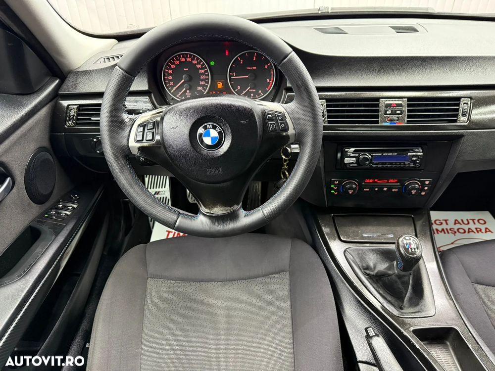 BMW Seria 3 320d Touring - 8