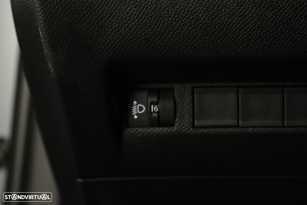Peugeot 2008 1.2 PureTech Allure - 20