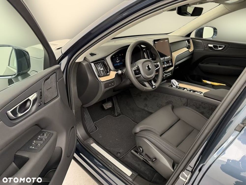 Volvo XC 60 T6 Plug-In Hybrid AWD Plus Bright - 15