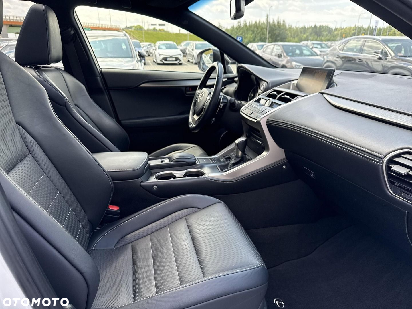Lexus NX - 14