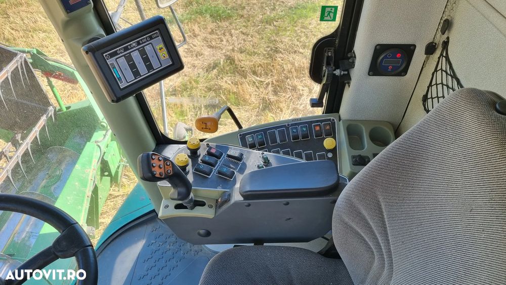 John Deere W440 - 17