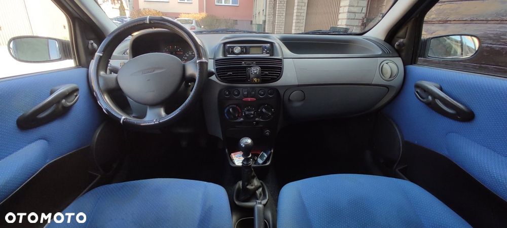 Fiat Punto 1.2 8V - 6