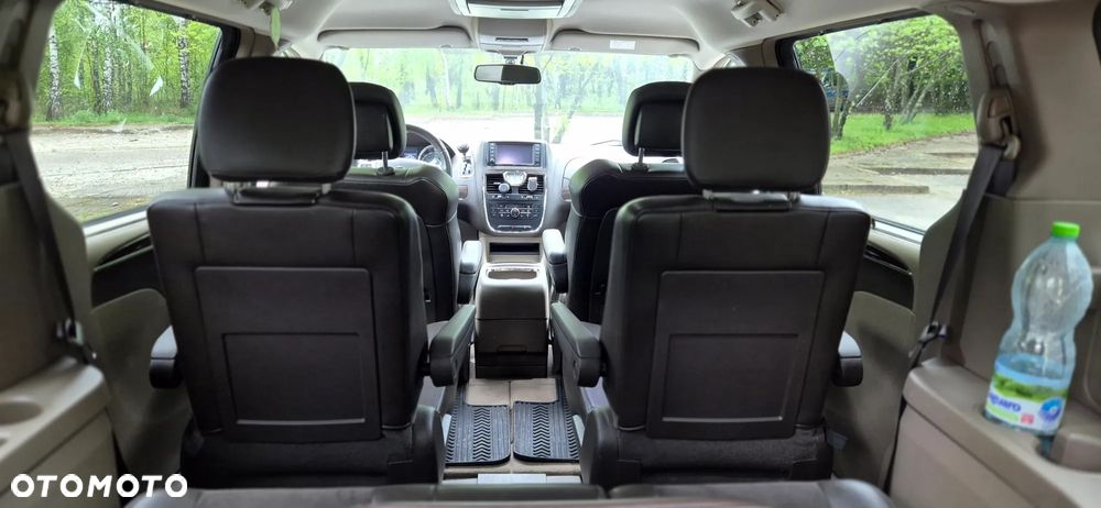 Lancia Voyager 2.8CRD Gold - 8