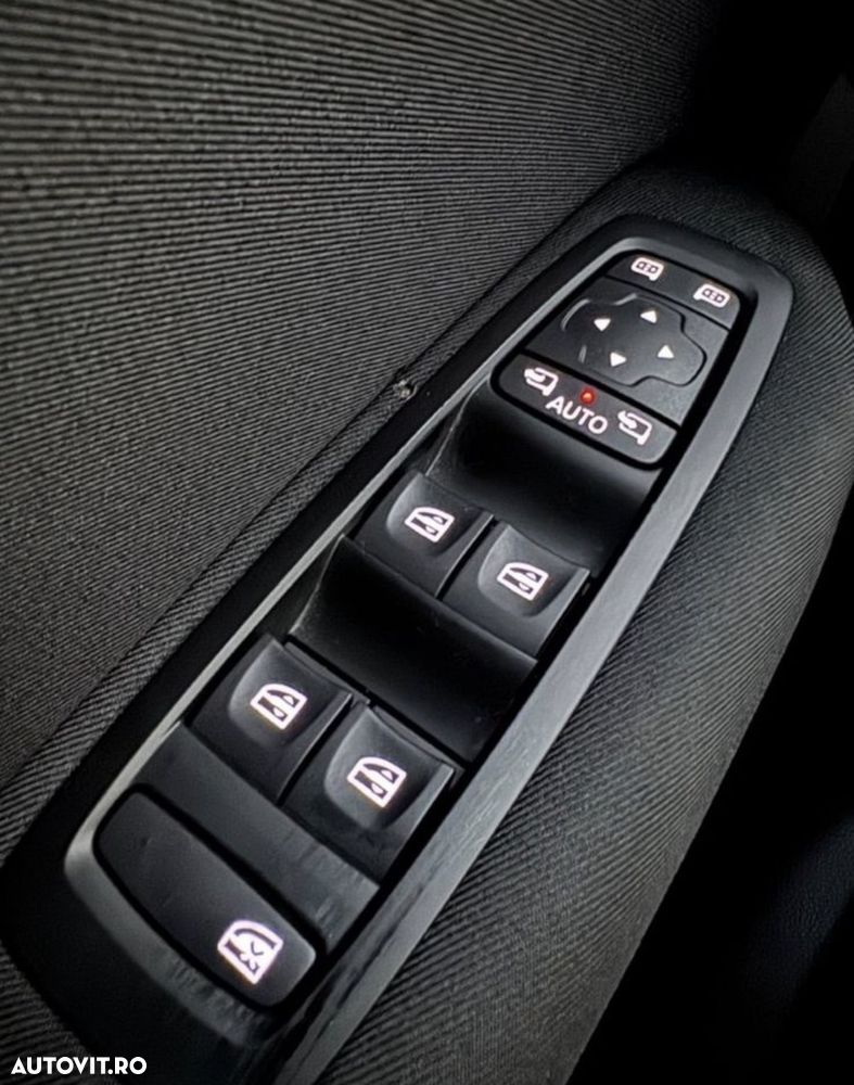 Renault Megane ENERGY dCi 110 EXPERIENCE - 32