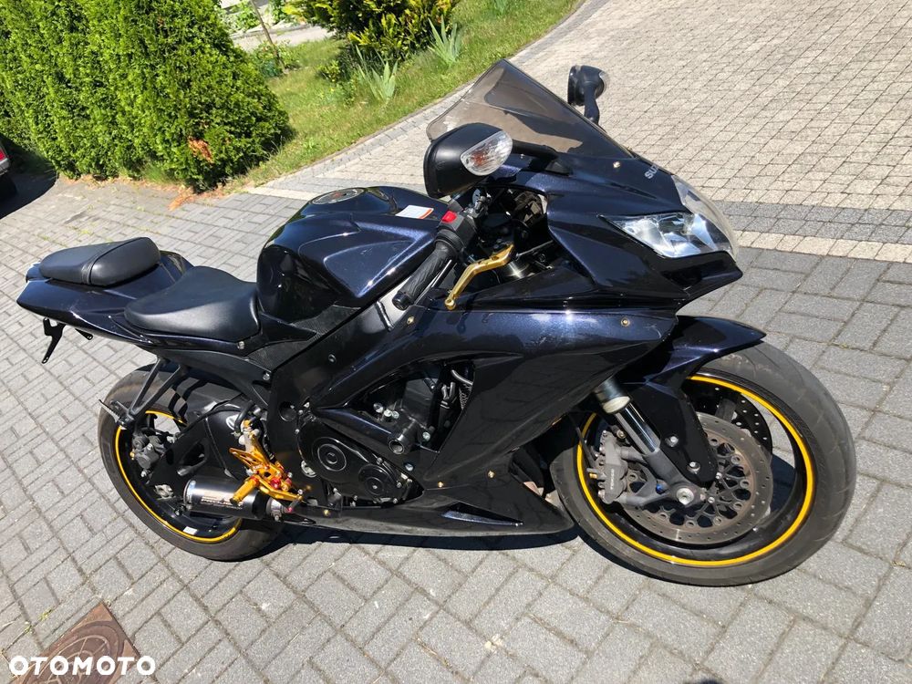 Suzuki GSX-R - 1