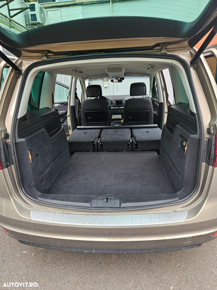 Volkswagen Sharan 2.0 TDI DSG BlueMotion Technology Highline - 11