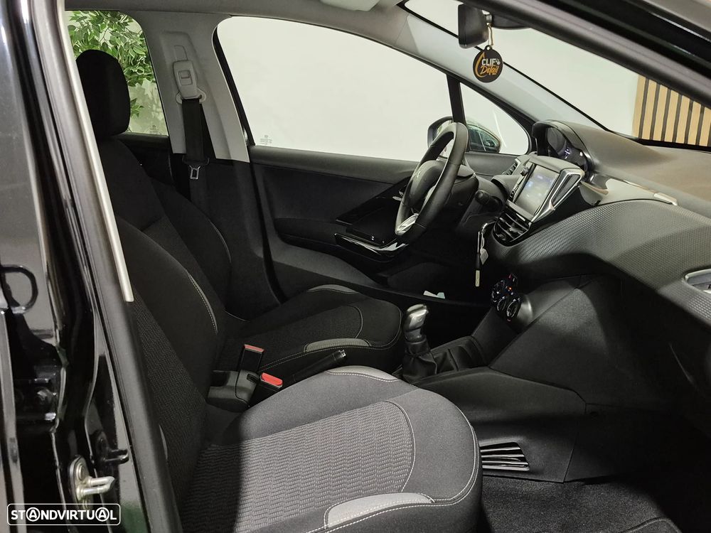 Peugeot 208 1.2 PureTech Style - 20