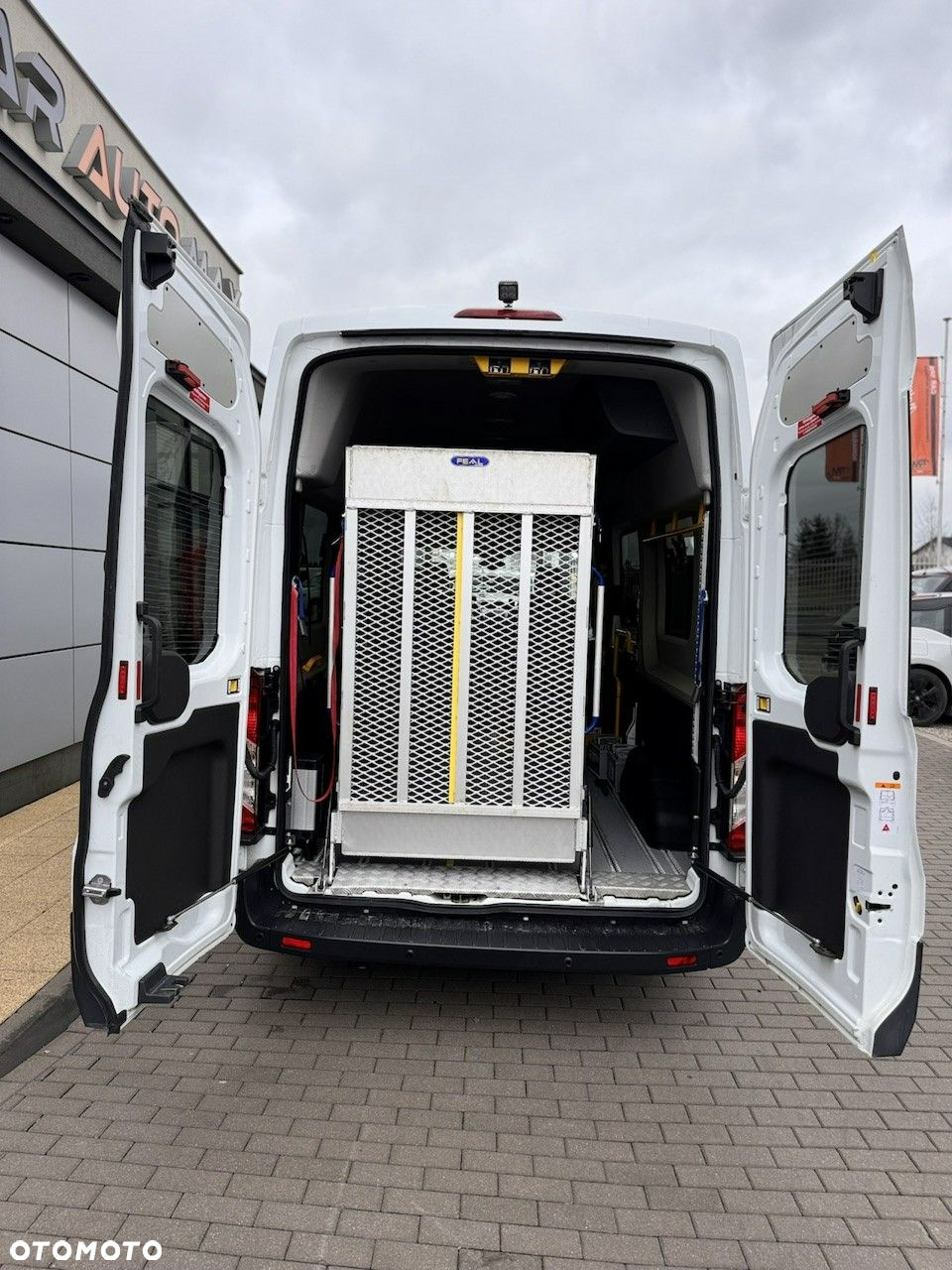 Ford Transit - 9