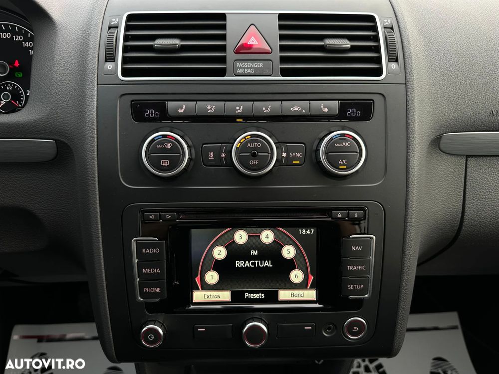 Volkswagen Touran 1.6 TDI DPF DSG Cup - 21