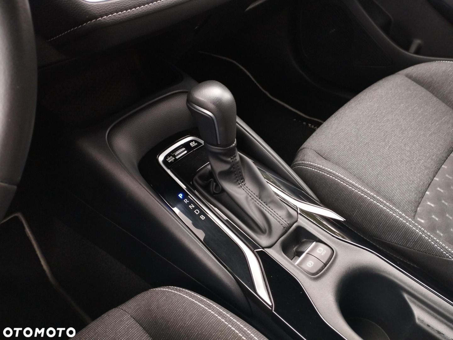 Toyota Corolla - 21