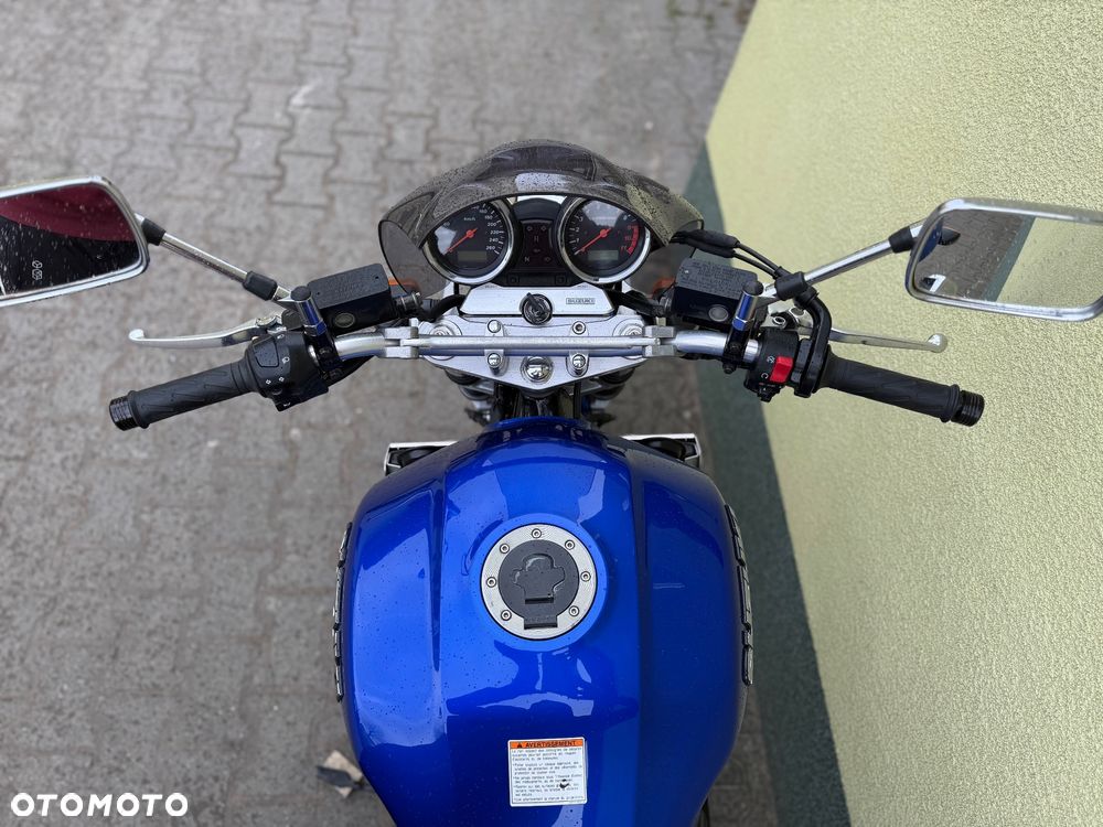 Suzuki GSX - 38