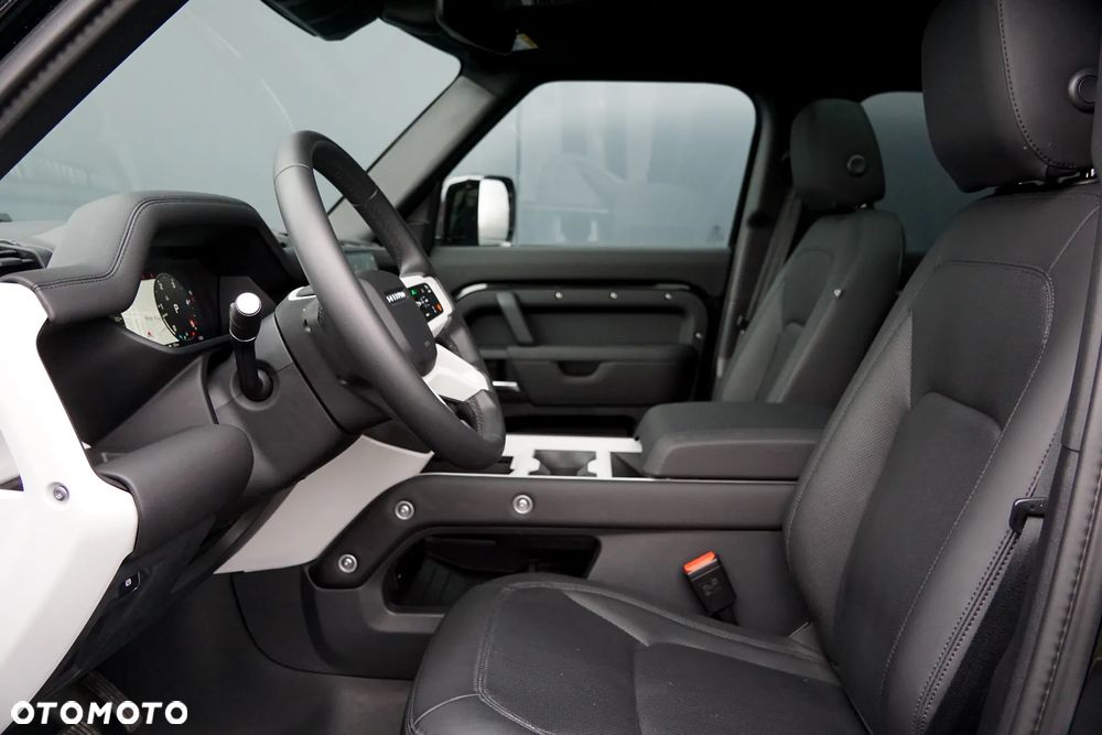 Land Rover Defender 110 D250 X-Dynamic SE - 20