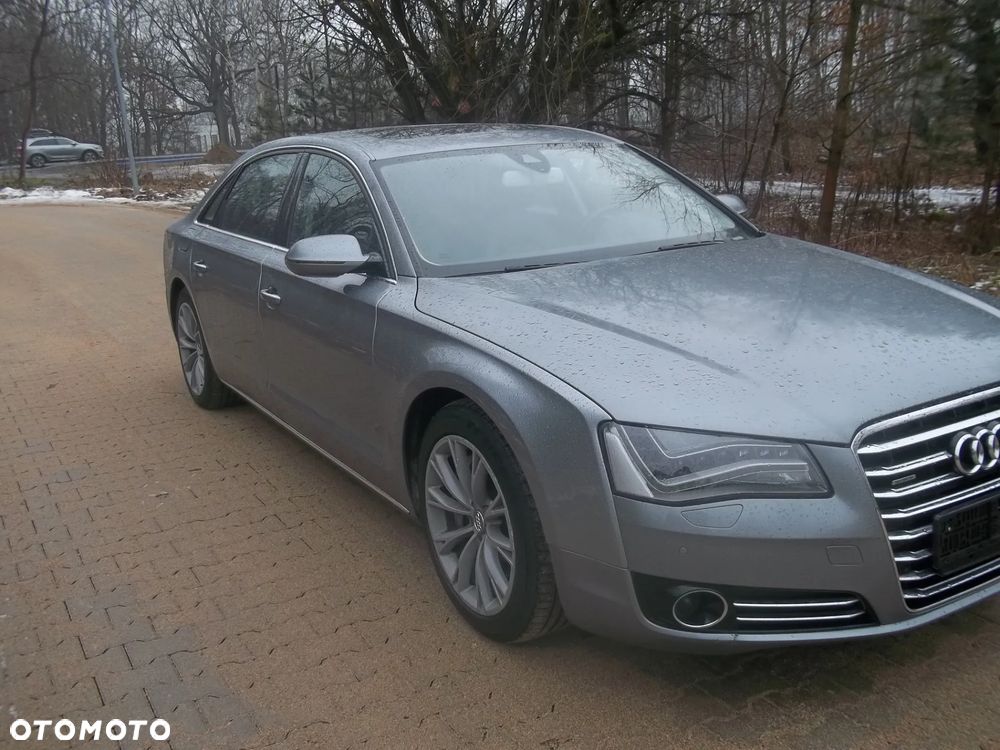 Audi A8 4.2 L Quattro - 1