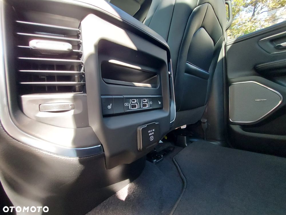 RAM 1500 ver-laramie-night-premium - 11