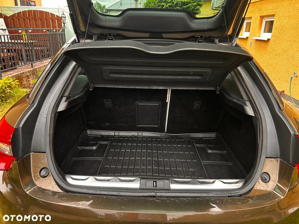 Citroën DS5 HDi 165 SoChic - 16